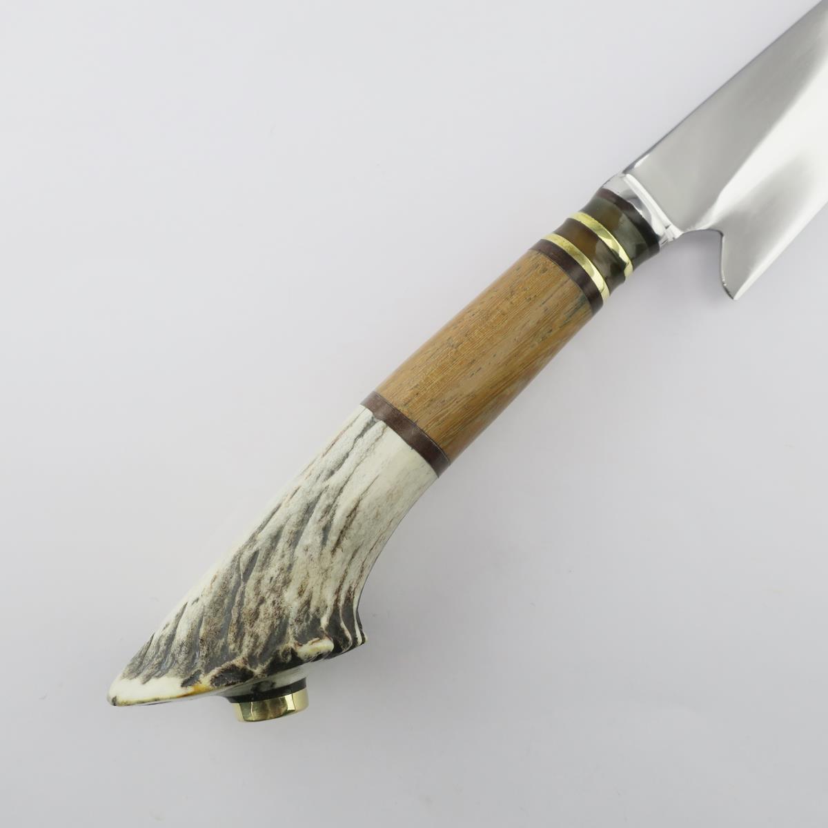 Deer hunting knife with a stainless steel blade and a unique handle made from wood and natural antler. Ideal for outdoor activities and hunting.